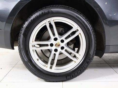 Certified 2020 Porsche Macan AWD/4WD image 21