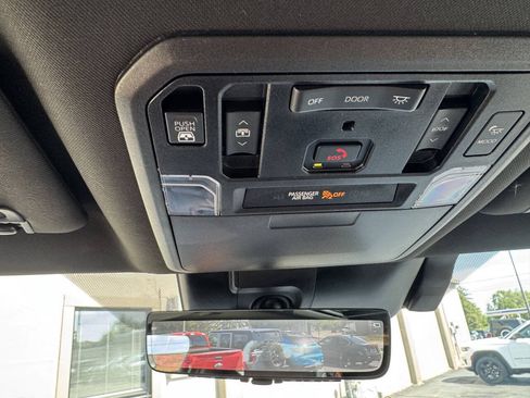 Used 2023 Toyota Tundra Platinum AWD/4WD image 14