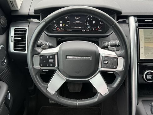 Used 2024 Land Rover Discovery S AWD/4WD image 15