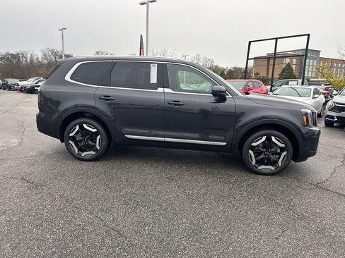 New 2025 Kia Telluride EX w/ EX Captain's Chair Package image 2