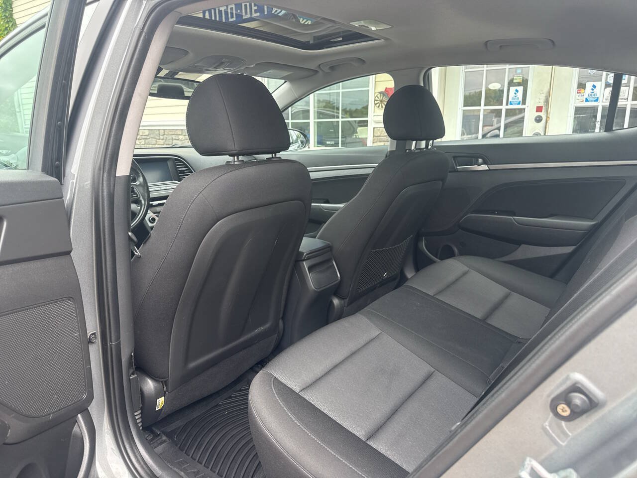 Used 2017 Hyundai Elantra Value Edition FWD image 13