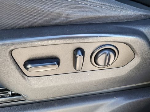 Used 2020 Chevrolet Silverado 1500 LT w/ All-Star Edition image 15