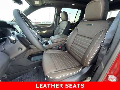 New 2026 GMC Acadia Denali Ultimate w/ LPO, Floor Liner Package AWD/4WD image 13