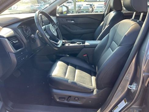 Used 2023 Nissan Rogue SL AWD/4WD image 6