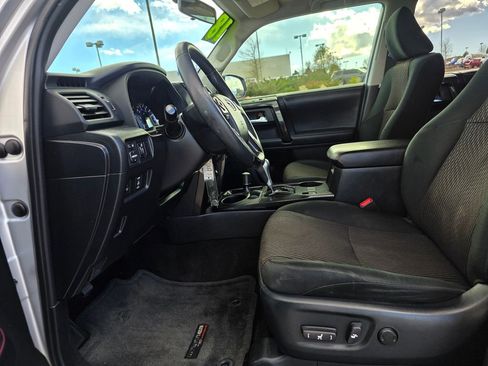 Used 2018 Toyota 4Runner TRD Off-Road image 23