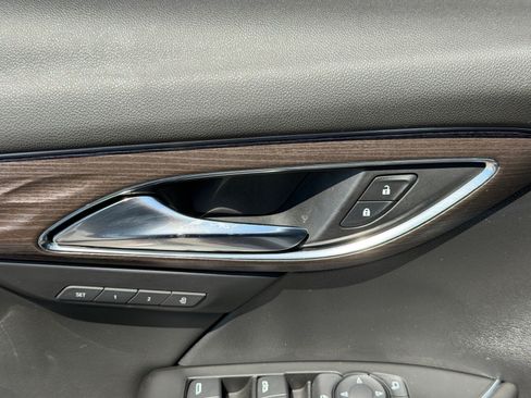 Used 2023 Buick Envision Avenir AWD/4WD image 19