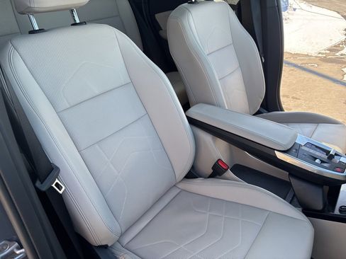 Used 2025 BMW X1 xDrive28i w/ Technology Package image 37