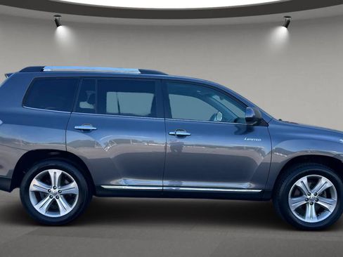 Used 2013 Toyota Highlander Limited FWD image 3