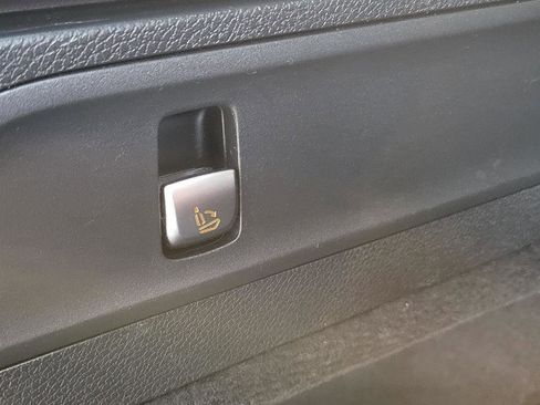 Used 2019 Mercedes-Benz GLC 300 w/ Premium Package image 34