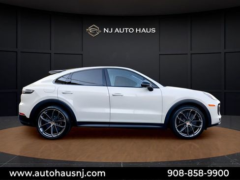 Used 2023 Porsche Cayenne Turbo GT AWD/4WD image 17