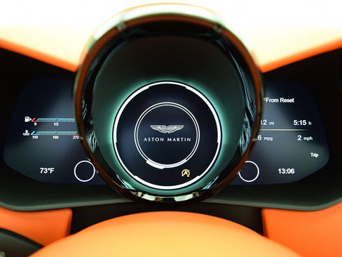 Used 2023 Aston Martin V8 Vantage Roadster RWD image 36