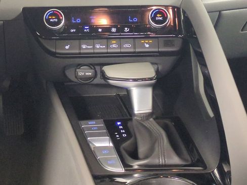 Used 2025 Hyundai Elantra SEL FWD image 20