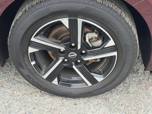 Used 2025 Nissan Sentra SV FWD image 24