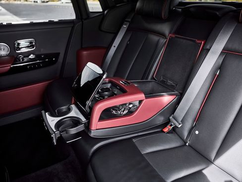 Used 2024 Rolls-Royce Phantom Sedan RWD image 66