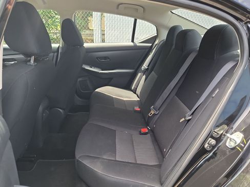 Used 2025 Nissan Sentra SV FWD image 8