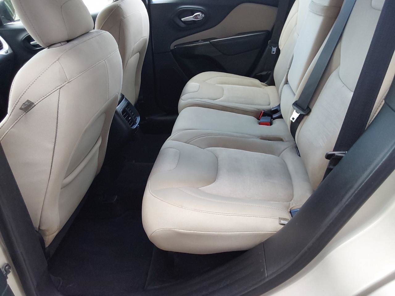 Used 2015 Jeep Cherokee Sport AWD/4WD image 18