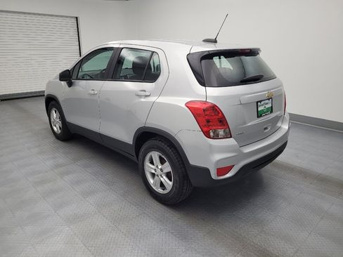 Used 2020 Chevrolet Trax LS FWD image 3