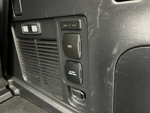 Certified 2025 Ford Expedition Active AWD/4WD image 37