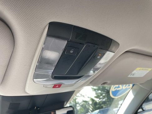 Used 2025 Kia Sorento S FWD image 25