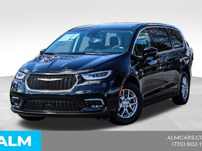 Used 2024 Chrysler Pacifica Touring-L