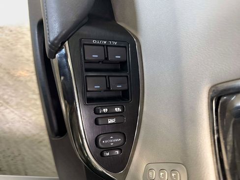 Used 2017 Toyota Avalon Limited w/ Carpet Mat Package image 19