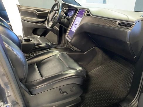 Used 2017 Tesla Model X 75D image 6