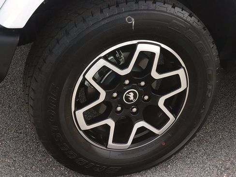 Used 2025 Ford Bronco Outer Banks AWD/4WD image 8