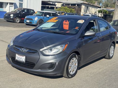 Used 2013 Hyundai Accent GLS image 3