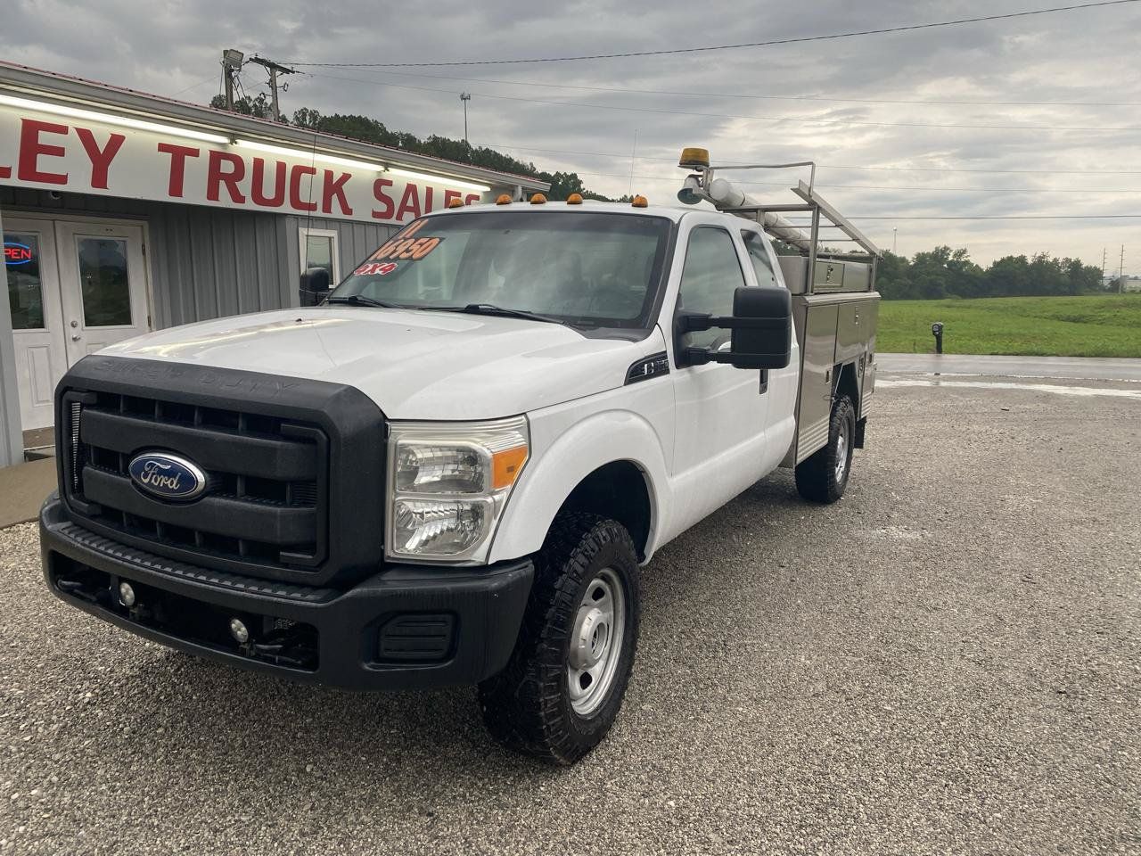Used 2011 Ford F350 XL w/ Snow Plow Prep Pkg AWD/4WD image 3