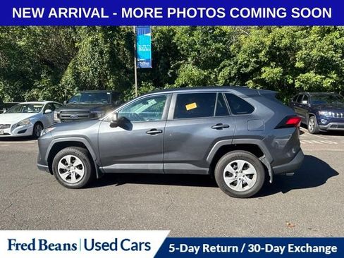 Used 2019 Toyota RAV4 LE w/ All Weather Liner Package AWD/4WD image 4