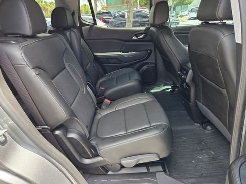 Used 2023 GMC Acadia SLT w/ Elevation Edition FWD image 15