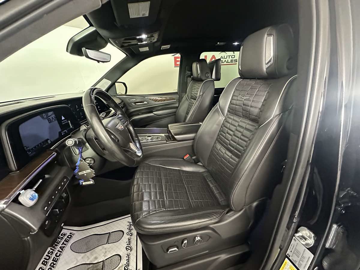 Used 2021 Cadillac Escalade ESV Sport Platinum w/ LPO, ONYX Package AWD/4WD image 23