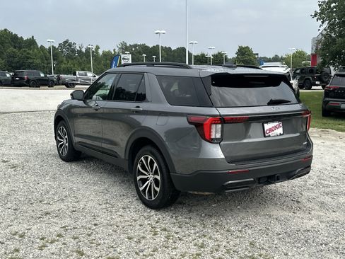 Used 2025 Ford Explorer ST-Line AWD/4WD image 7