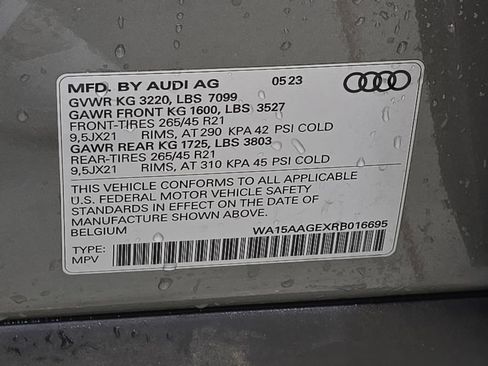 Used 2024 Audi Q8 e-tron Premium Plus w/ Premium Plus Package AWD/4WD image 35