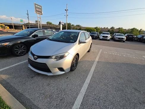 Used 2014 Toyota Corolla LE FWD image 9