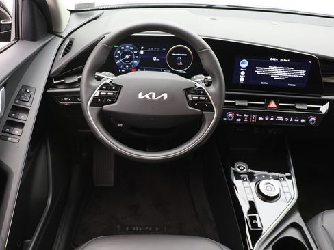 Used 2024 Kia Niro Wind w/ Wind Preserve Package FWD image 12
