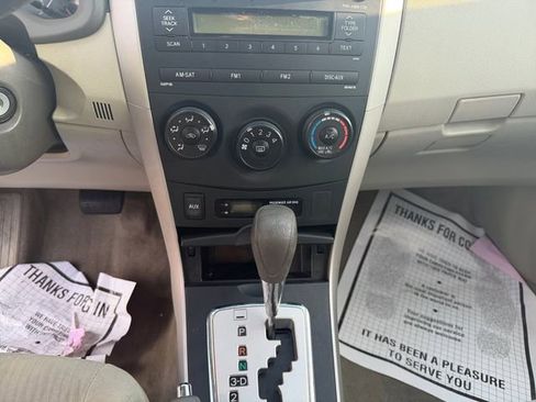 Used 2010 Toyota Corolla LE image 10