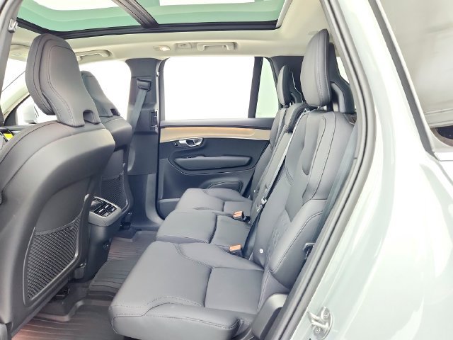 New 2026 Volvo XC90 B6 Plus w/ Protection Package Premier AWD/4WD image 28