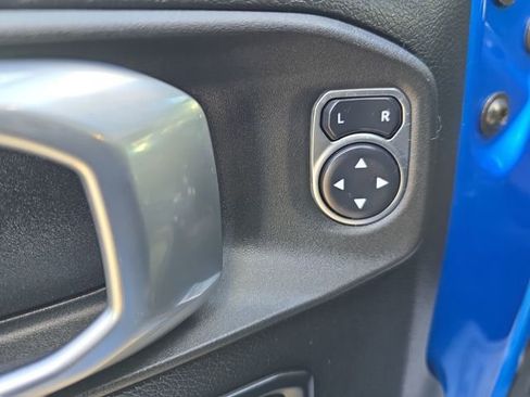 Used 2021 Jeep Gladiator Sport image 13