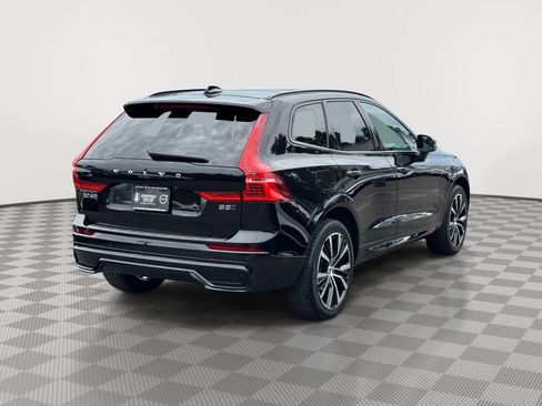 Used 2024 Volvo XC60 B5 Plus w/ Protection Package Premier AWD/4WD image 4