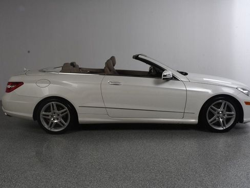 Used 2011 Mercedes-Benz E 550 Cabriolet image 20