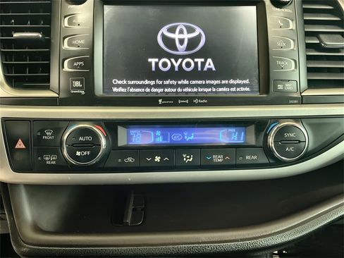 Used 2019 Toyota Highlander Limited image 9