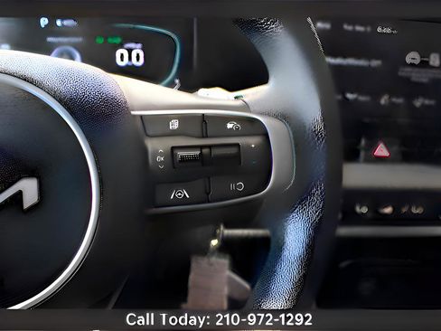 Certified 2024 Kia Sportage LX image 14