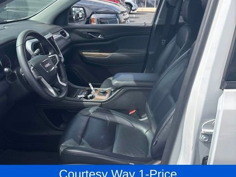 Used 2023 GMC Acadia SLE w/ Elevation Edition FWD image 6
