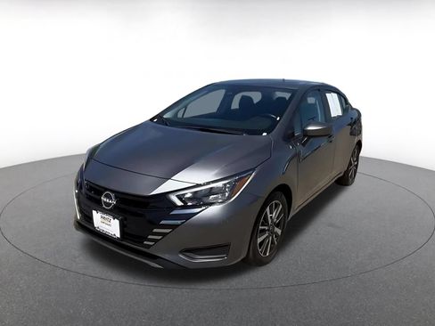 Used 2025 Nissan Versa SV FWD image 7