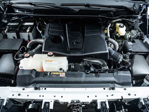 Used 2023 Toyota Tundra Limited w/ Power Package image 21