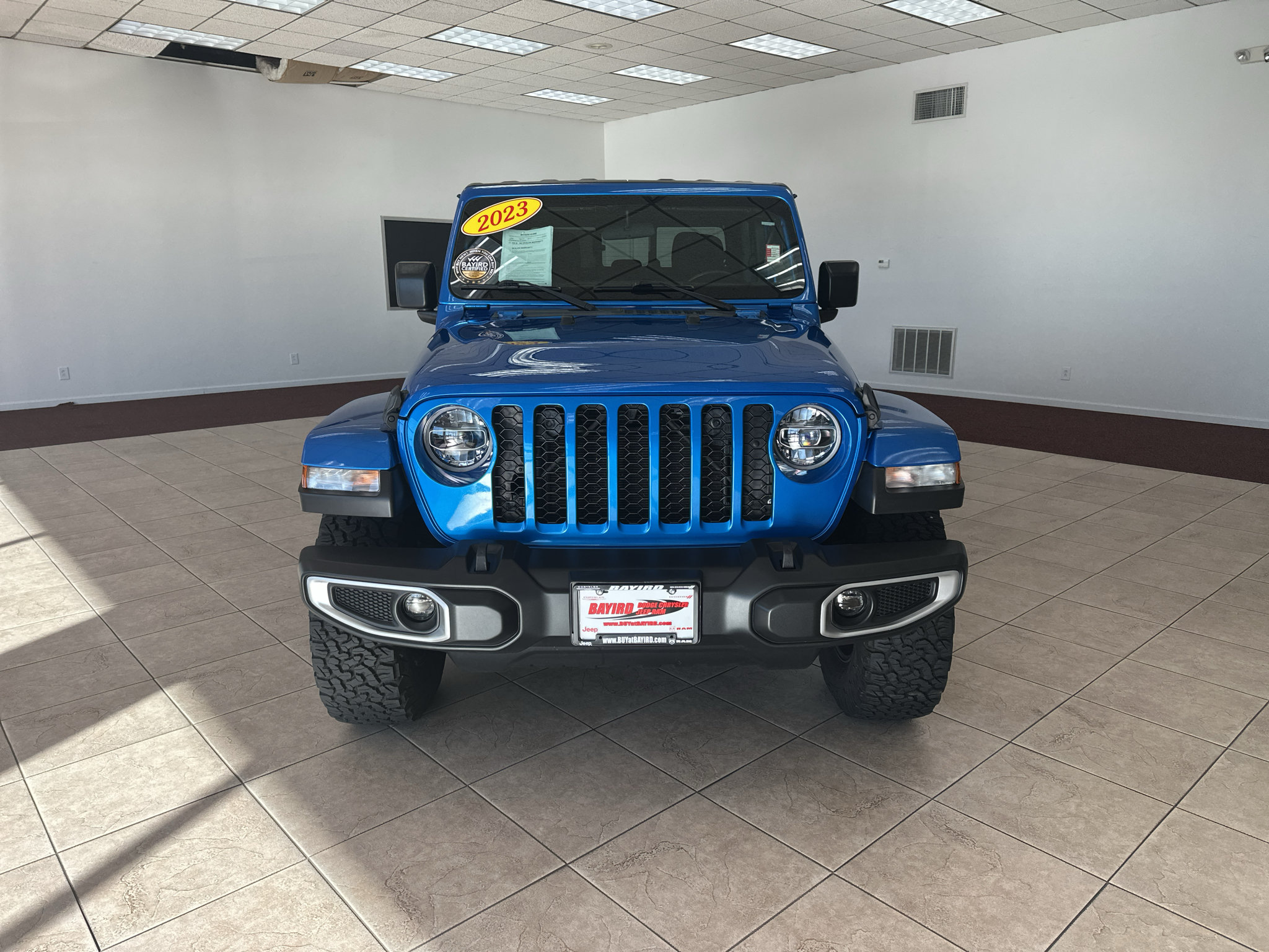Used 2023 Jeep Gladiator Sport AWD/4WD image 2