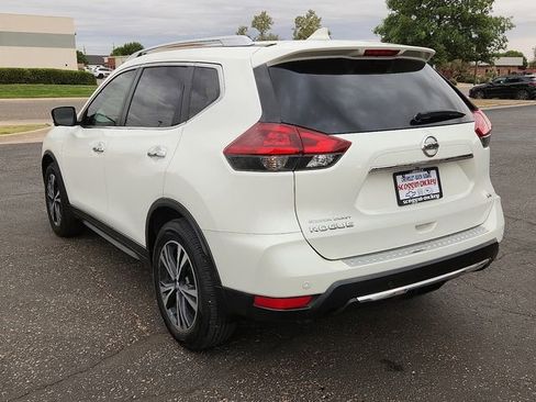 Used 2020 Nissan Rogue SV w/ Premium Package FWD image 3
