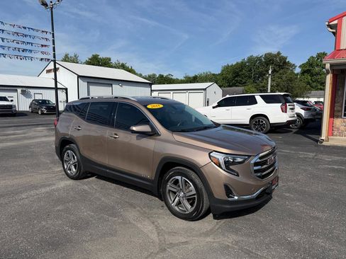 Used 2018 GMC Terrain SLT w/ Preferred Package FWD image 2