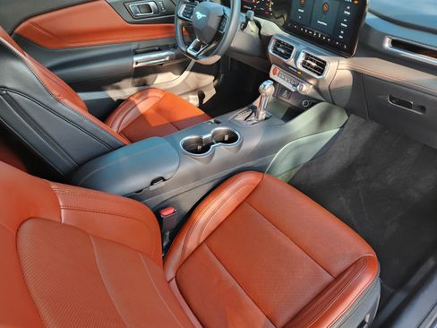 Used 2025 Ford Mustang GT Premium RWD image 9